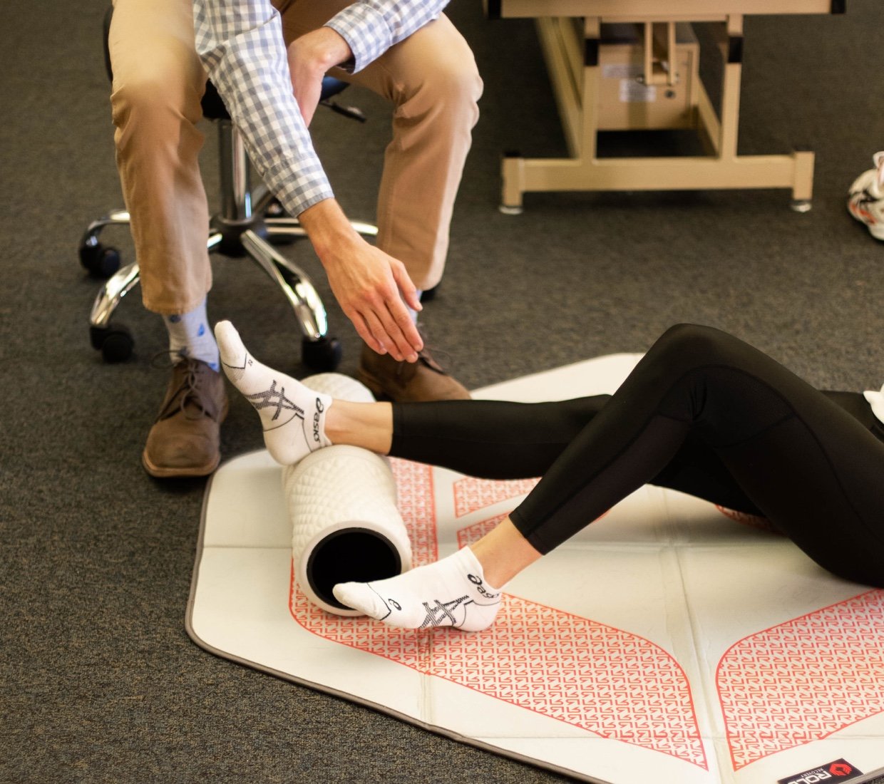 ROLL Recovery R4 Deep Tissue Body Roller (Lava Red)