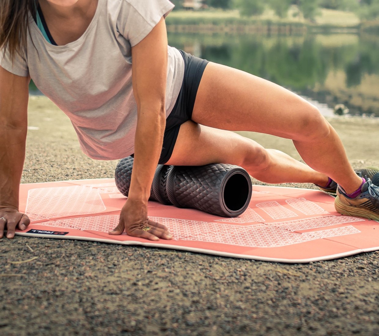 ROLL Recovery R4 Deep Tissue Body Roller (Lava Red)
