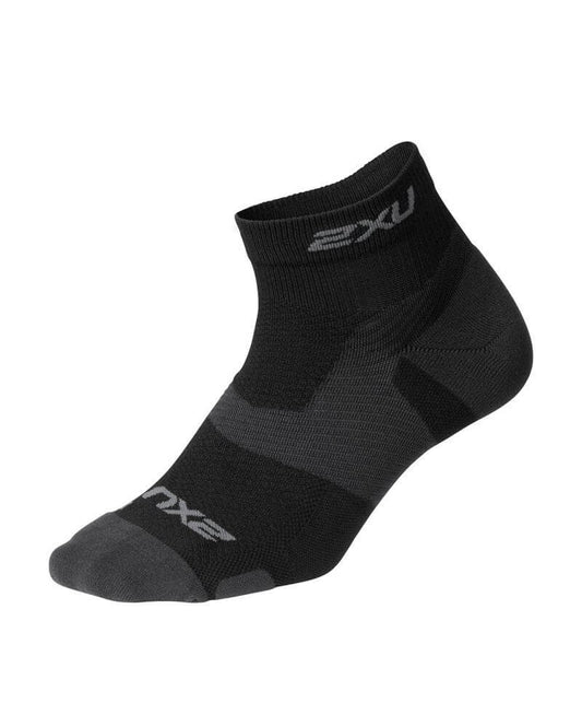 2XU Vectr Light Cushion Compression 1/4 Crew Unisex Cycling Socks (Black/Titanium)