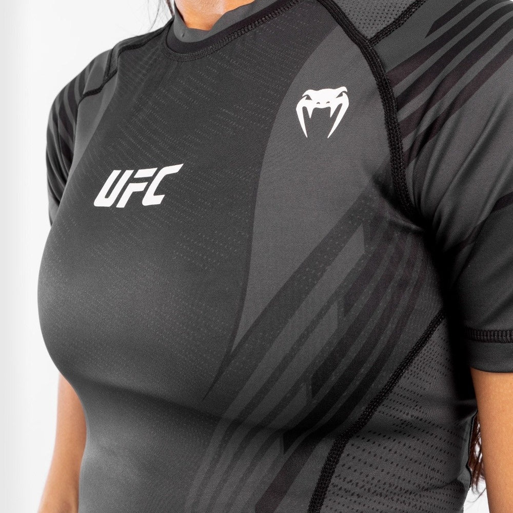 Venum UFC Authentic Fight Night Rashguard (women) - view 3